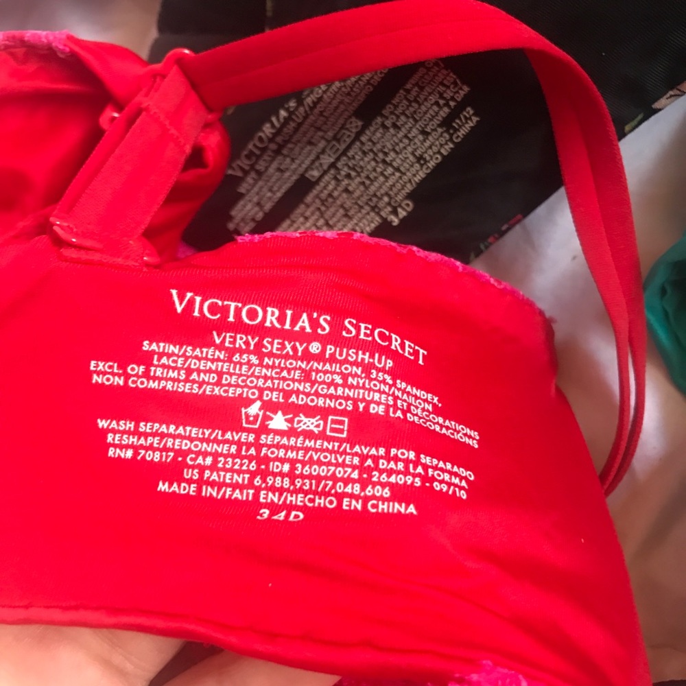 Victoria’s Secret Bra Bundle - Picture 2 of 2